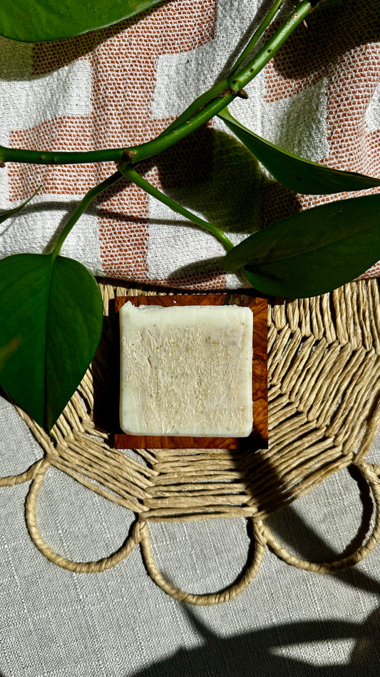 LUFFA Colloidal Oats & Chamomile Body Soap Bar | Unscented