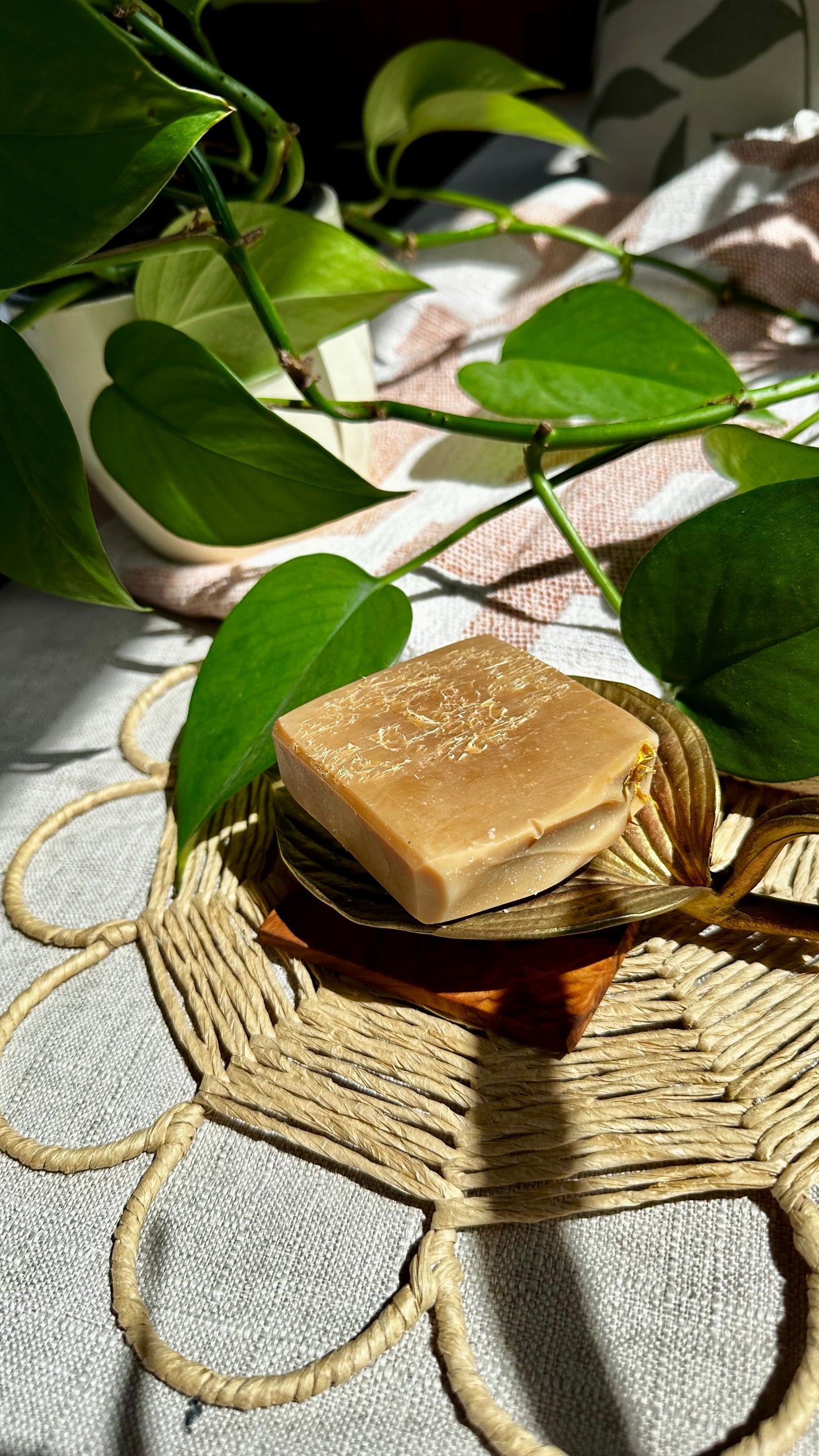 LUFFA Calendula, Chamomile & Honey | Natural Exfoliant Body Soap Bar | Unscented