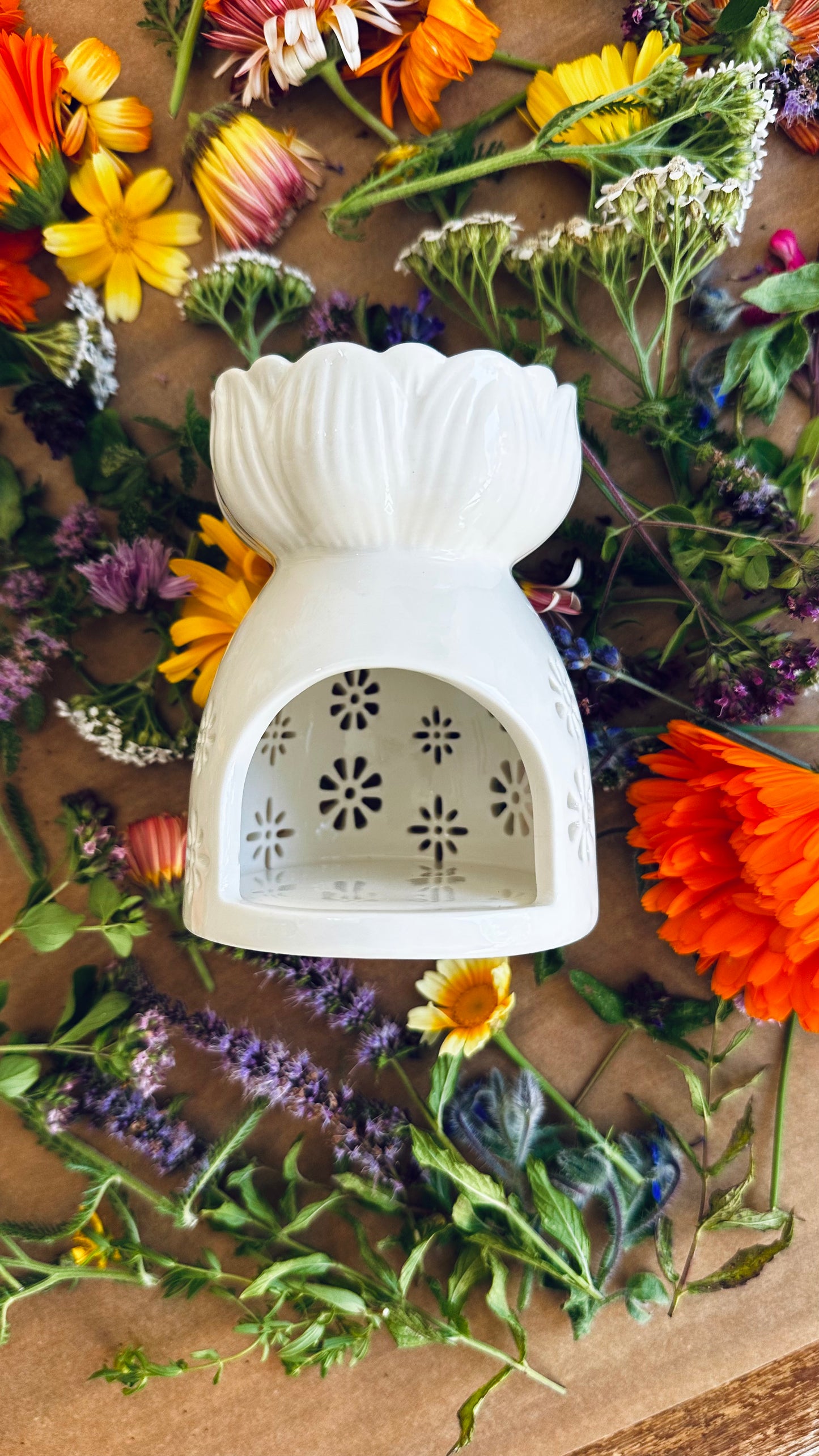 White Floral Wax Burner