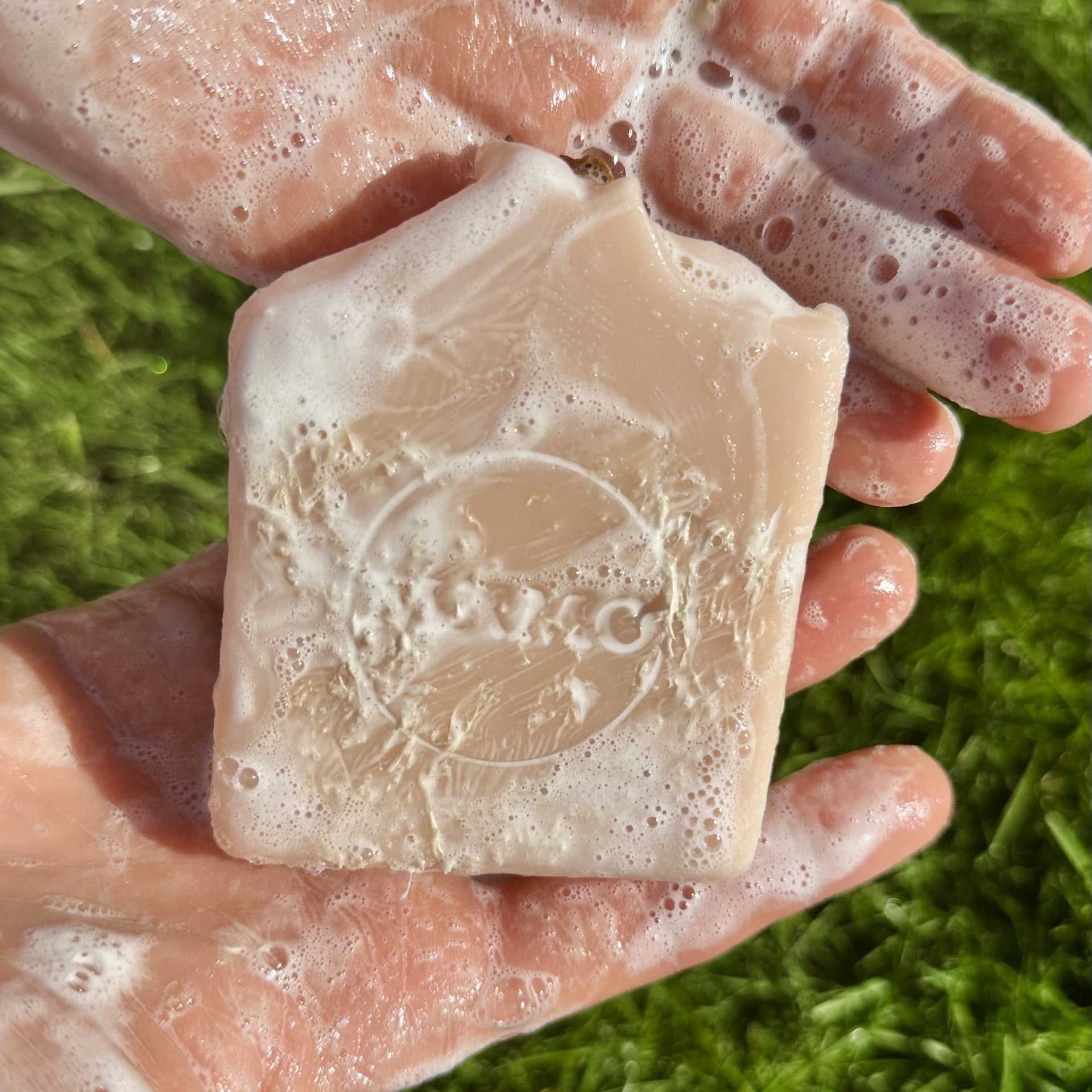 Radiate Grace | Luffa Rose Geranium & Pink Grapefruit Body Soap - MAMO